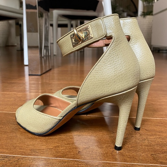 Givenchy Shark Lock Sandals - Picture 6 of 15